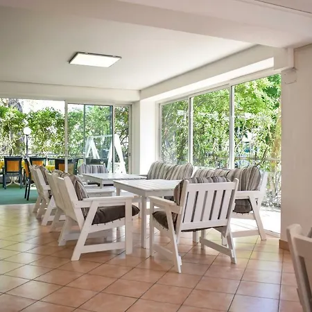 De Paris Szálloda 2*